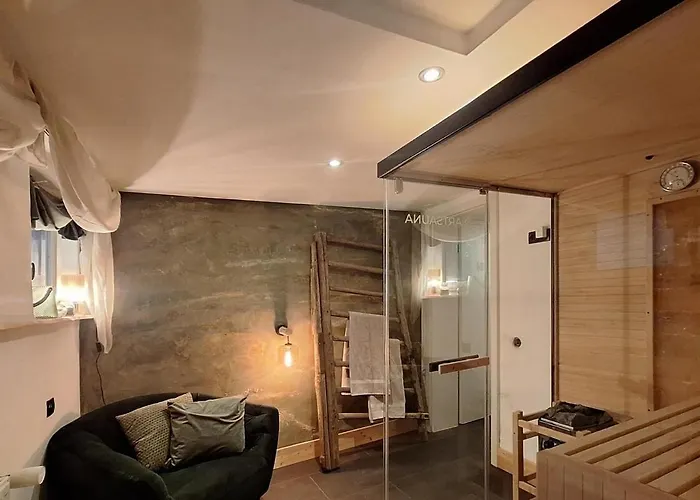 Haeusle Im Badegaessla Mit Sauna Lejlighed